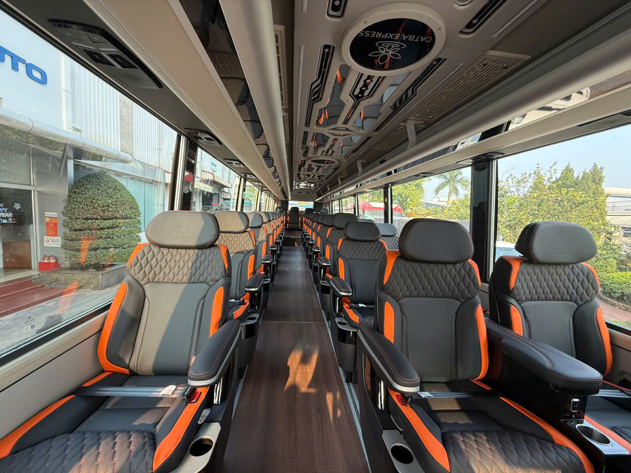 Reclining seats in the D-Class limousine